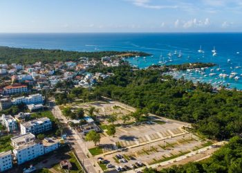 Bayahíbe agradece apoyo turístico y pide acompañamiento para saneamiento y desarrollo comunitario