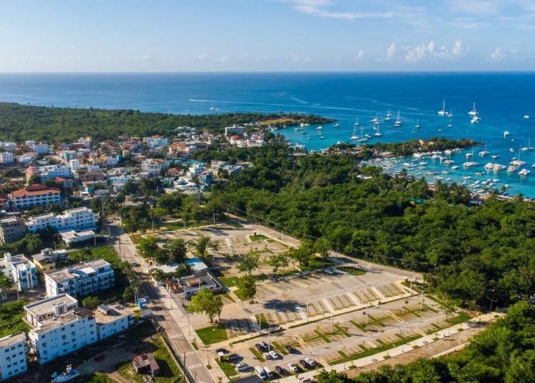 Bayahíbe agradece apoyo turístico y pide acompañamiento para saneamiento y desarrollo comunitario