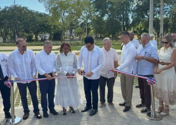 Turismo en crecimiento: RD proyecta 11.6 millones de visitantes y Bayahíbe recibe moderno estacionamiento