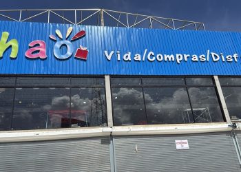 MIVED clausura Plaza Zehao en Las Terrenas por operar sin permisos de construcción