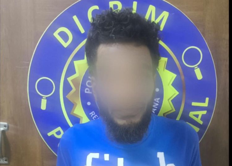 Policía arresta a “Deivy La Rata” por robo en residencia en Santiago