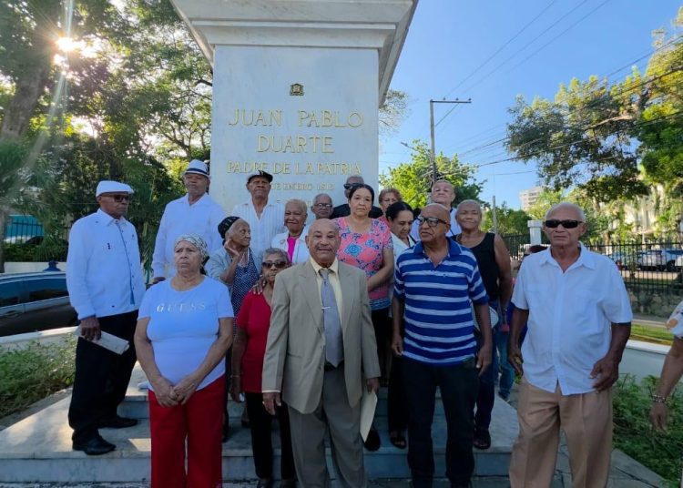 Ciudadanos respaldan al presidente Abinader en Santiago por su postura firme contra la corrupción