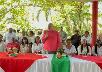 Senador Pedro Catrain celebra actividad de fin de año para mujeres en Samaná