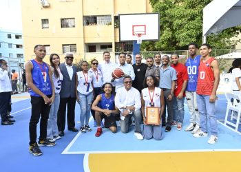 Banreservas remodela emblemática cancha mixta en Villa Consuelo