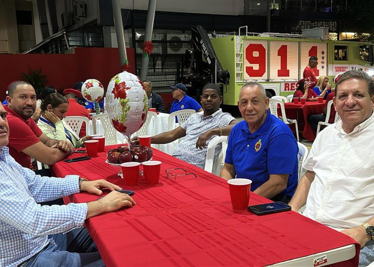 Patronato de Ayuda a los Bomberos ofrece cena navideña en Bonao