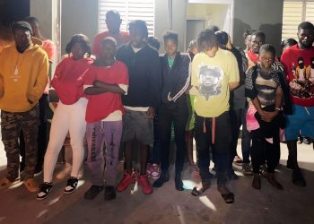 Ejército detiene hombre transportando a 13 indocumentados en Santiago Rodríguez