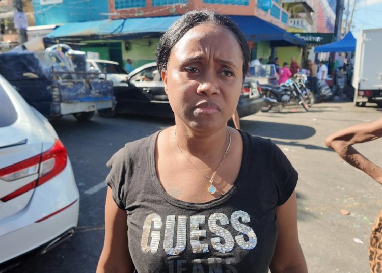 Familiares y comunitarios exigen justicia por muerte de joven en Villa Consuelo