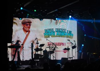 Pavel Núñez se adueñó del merengue con emotivo homenaje a legendarios merengueros durante su concierto