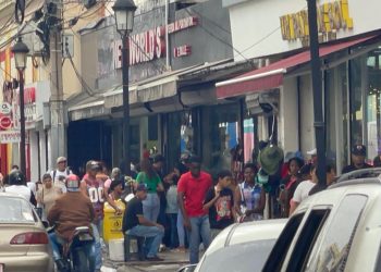 Se dinamiza el comercio en el Centro Histórico de Santiago previo a la celebración de Nochebuena