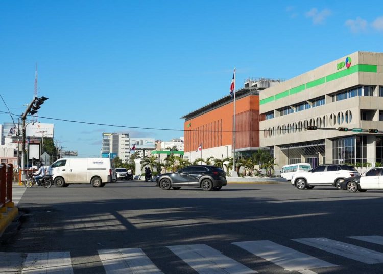 Calles y avenidas de Santo Domingo amanecen despejadas este martes 23 de diciembre