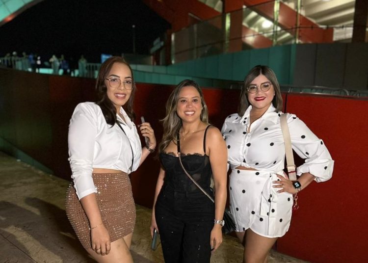 Fanáticos de todo el país y de todas las edades se congregan en concierto de Raulín Rodríguez