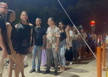 Gran expectativa marca la llegada de fanáticos al concierto “Mi Historia” de Raulín Rodríguez