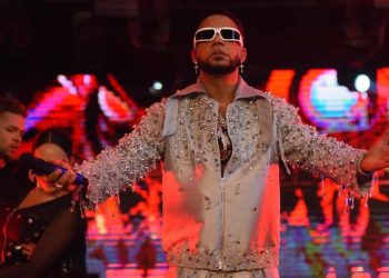 Elvis Martínez hace historia en Santiago al lograr tres grandes hitos