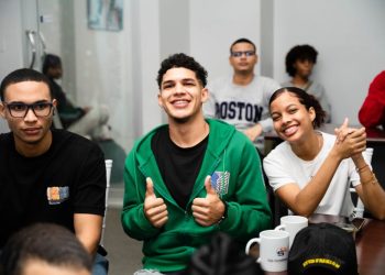 Atletas olímpicos imparten charla “Activa tu Espíritu Olímpico” a estudiantes del ITLA