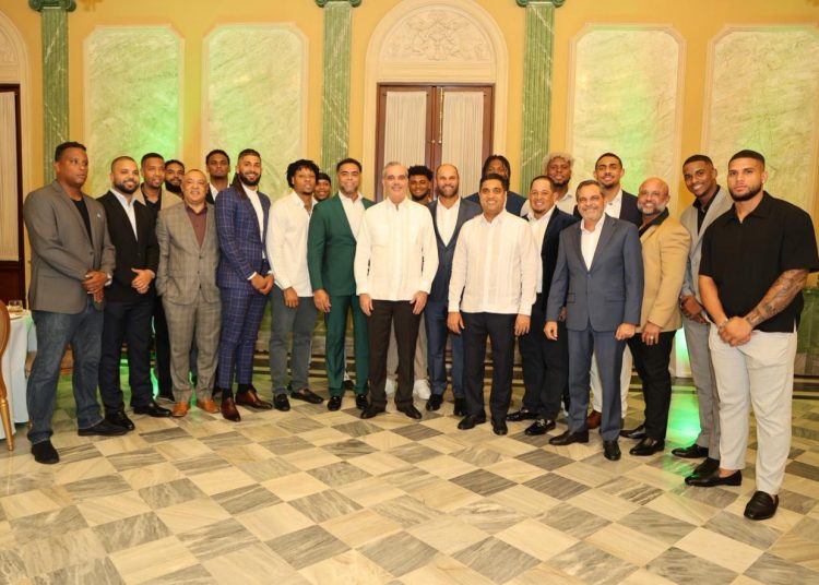 Presidente Luis Abinader se reúne con estrellas de Grandes Ligas 
