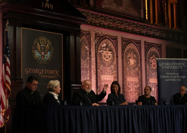 Casa Blanca rechaza petición de obispos católicos de pausar deportaciones en Navidad