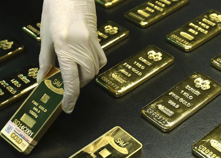 El oro supera, por primera vez en su historia, los 4.500 dólares, y la plata los 72 dólares