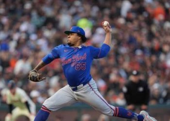 Piratas firman al relevista dominicano Gregory Soto por un año