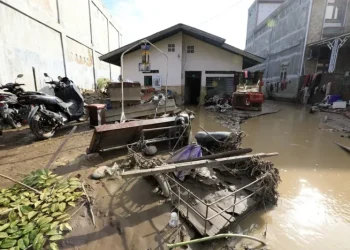 Indonesia computa 964 muertos y más de 5.000 heridos por las inundaciones en Sumatra