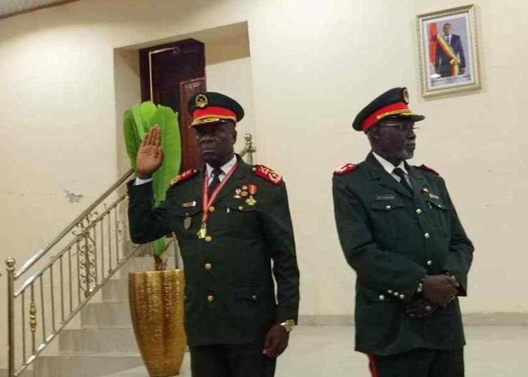 La junta militar de Guinea-Bisáu promulga una Carta de Transición y anula la Constitución