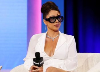 Kali Uchis complace a sus fans con el estreno del reguetón “Muévelo”