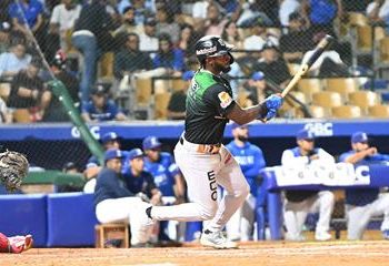 Estrellas dominan al Licey y lo empujan al borde del abismo