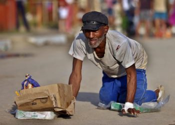 La crisis y la epidemia de dengue y chikunguña en Cuba también se ceban con San Lázaro