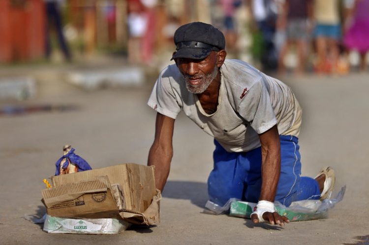 La crisis y la epidemia de dengue y chikunguña en Cuba también se ceban con San Lázaro