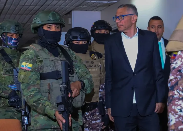 El ministerio de Salud de Ecuador dice que Jorge Glas recibió 40 atenciones médicas en nueva cárcel