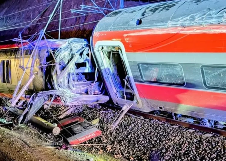 Descarrilamiento de dos trenes de alta velocidad en Córdoba deja al menos 39 muertos y decenas de heridos