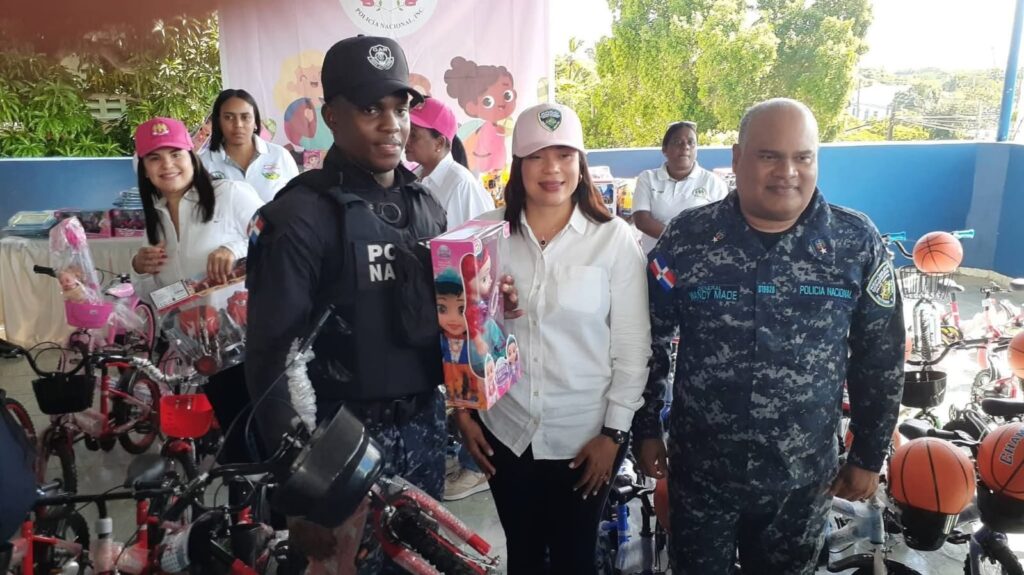 Aseopna realiza jornada solidaria con familias policiales en la Regional Este - Noticias de hoy en República Dominicana | De Último Minuto