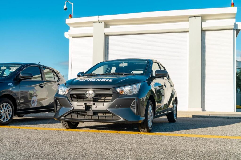 Ministerio de Defensa fortalece la formación técnica de las Escuelas Vocacionales con entrega de nuevos vehículos - Noticias de hoy en República Dominicana | De Último Minuto