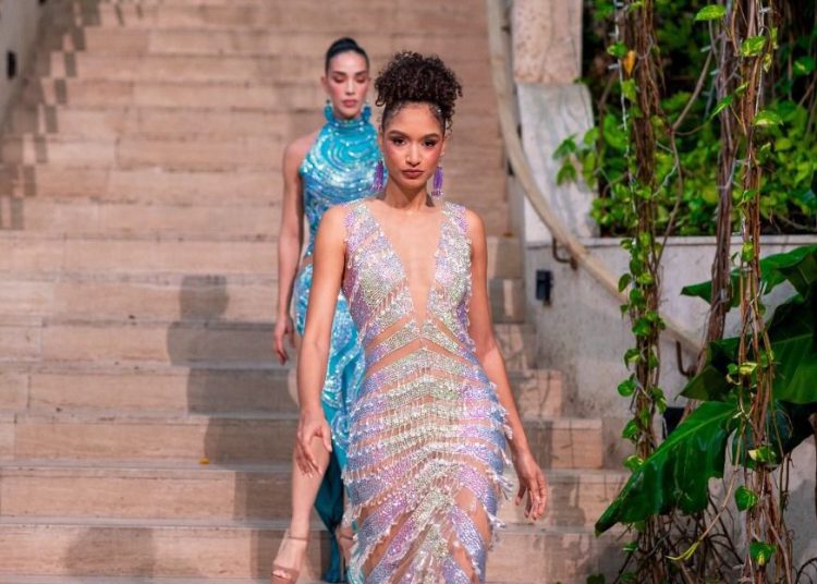 El poderoso ejemplo de una modelo que sufrió una caída en desfile por el autismo