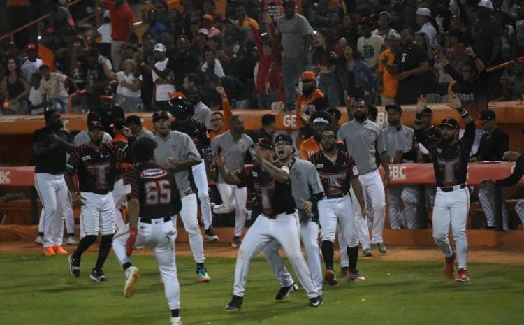 Toros dejan en el camino a las Águilas y avanzan a la Serie Final ante el Escogido