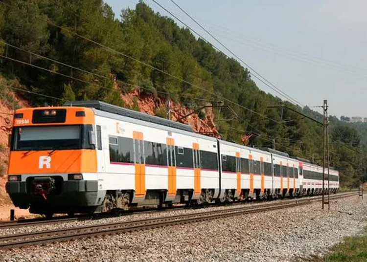 Al menos cinco heridos graves tras descarrilar un tren de Rodalies en Gelida, Barcelona