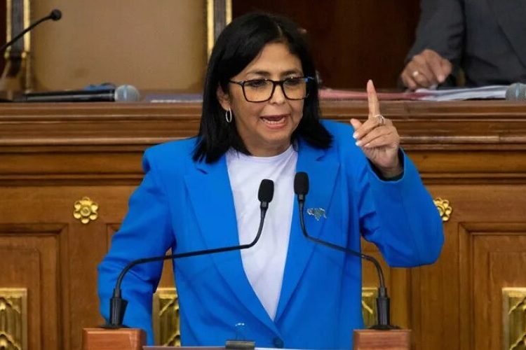 Delcy Rodríguez asegura que “manda el pueblo” y que en Venezuela sigue gobernando el Gobierno de Nicolás Maduro