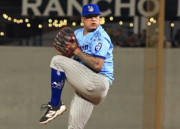 Leones del Escogido anuncian la contratación de los relevistas Efraín Contreras y Derek West