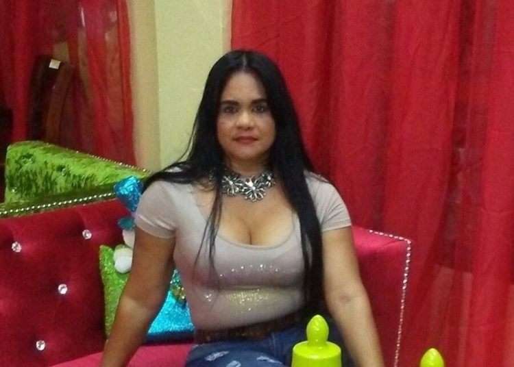 Mujer muere tras ser atacada por un toro en comunidad rural de Luperón mientras limpiaba su patio