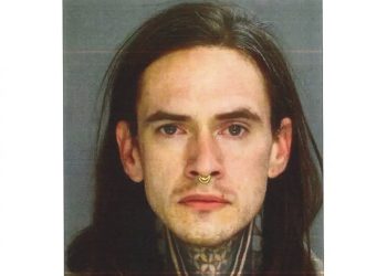 Hombre roba más de 100 esqueletos de cementerios en  Pensilvania