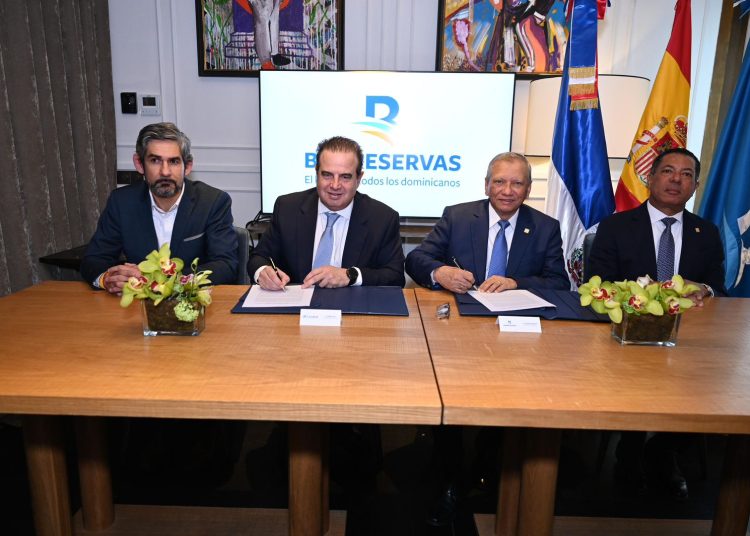 Banreservas y CaixaBank de España renuevan acuerdo para el envío de remesas