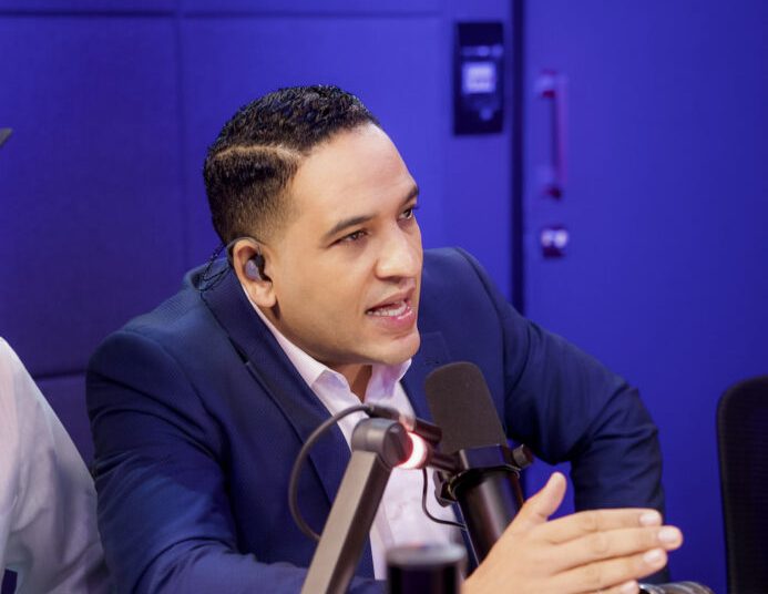 Decreto para destituir administrador del Banco Agrícola estaría firmado por el presidente, afirma Hansel García