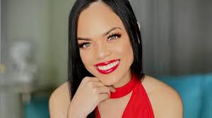 Kiara Romero resulta ilesa tras incendio de su automóvil en la Autopista Duarte - Noticias de hoy en República Dominicana | De Último Minuto