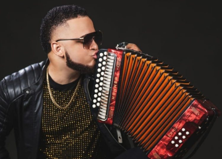Daniel Galán “El Palomo” nuevo fenómeno de la música típica