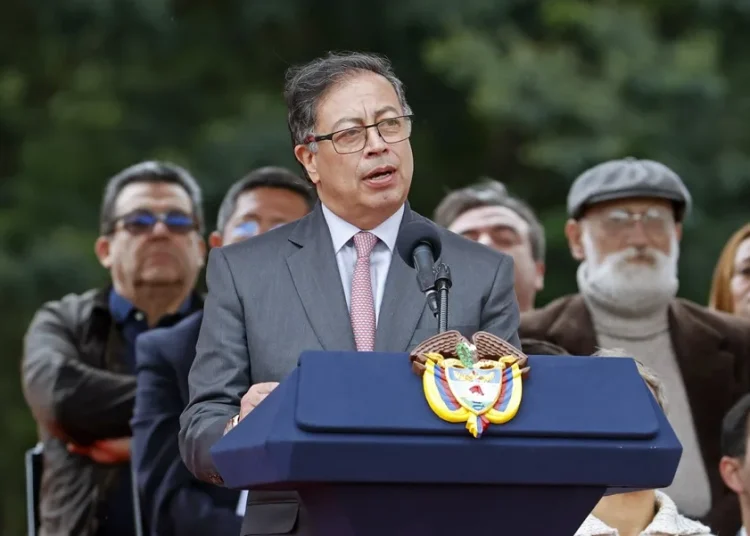 Petro dice que «lancheros» sobrevivieron a un ataque de EE.UU. en el Pacífico