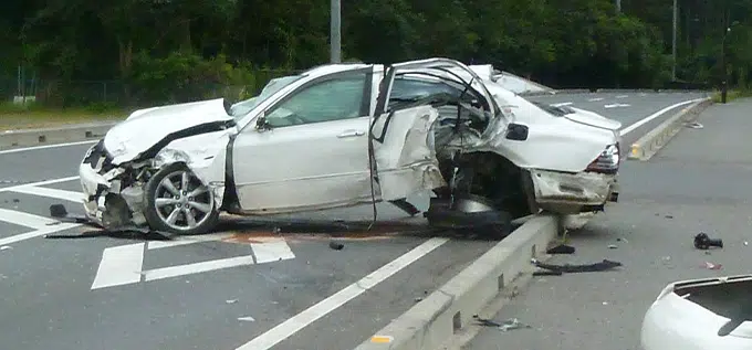 Accidente de tránsito deja tres vehículos involucrados en la salida Nagua–Cabrera