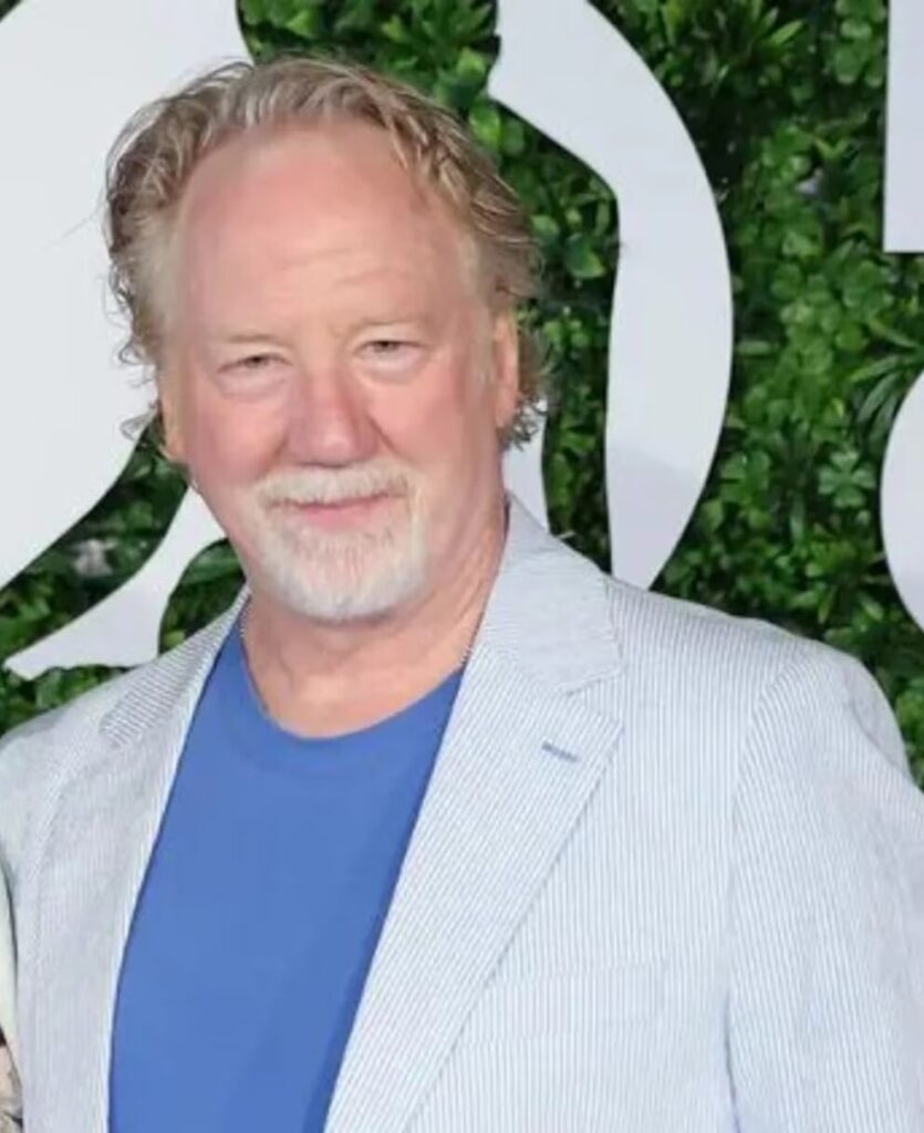 Timothy Busfield se entrega a las autoridades tras ser acusado de agresión sexual infantil | 2 | Timothy Busfield se entrega a las autoridades tras ser acusado de agresión sexual infantil - Noticias de hoy en República Dominicana | De Último Minuto