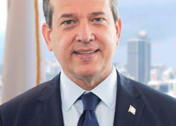 Abinader designa a Víctor “Ito” Bisonó como ministro de Viviendas y Edificaciones