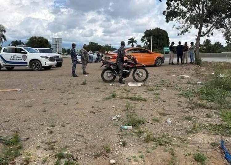 Hallan vehículo con rastros de sangre y crece misterio por desaparición de dos cobradores en Santiago