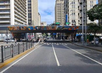 Venezuela amanece en incertidumbre tras reportes de ataques aéreos y estado de conmoción