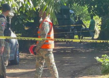 Acordonamiento policial impide acceso de la prensa durante búsqueda de niña desaparecida en Barrero, Puerto Plata